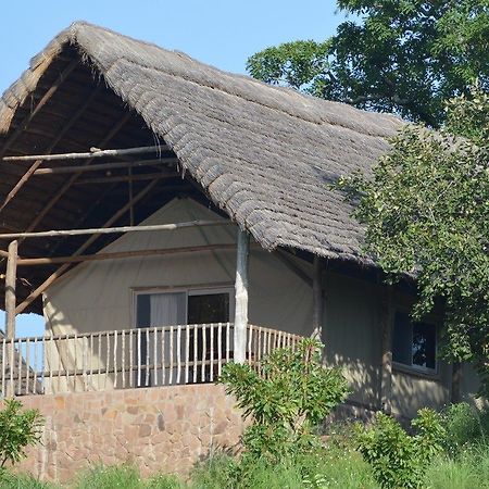 Zaina Lodge Wa Buitenkant foto